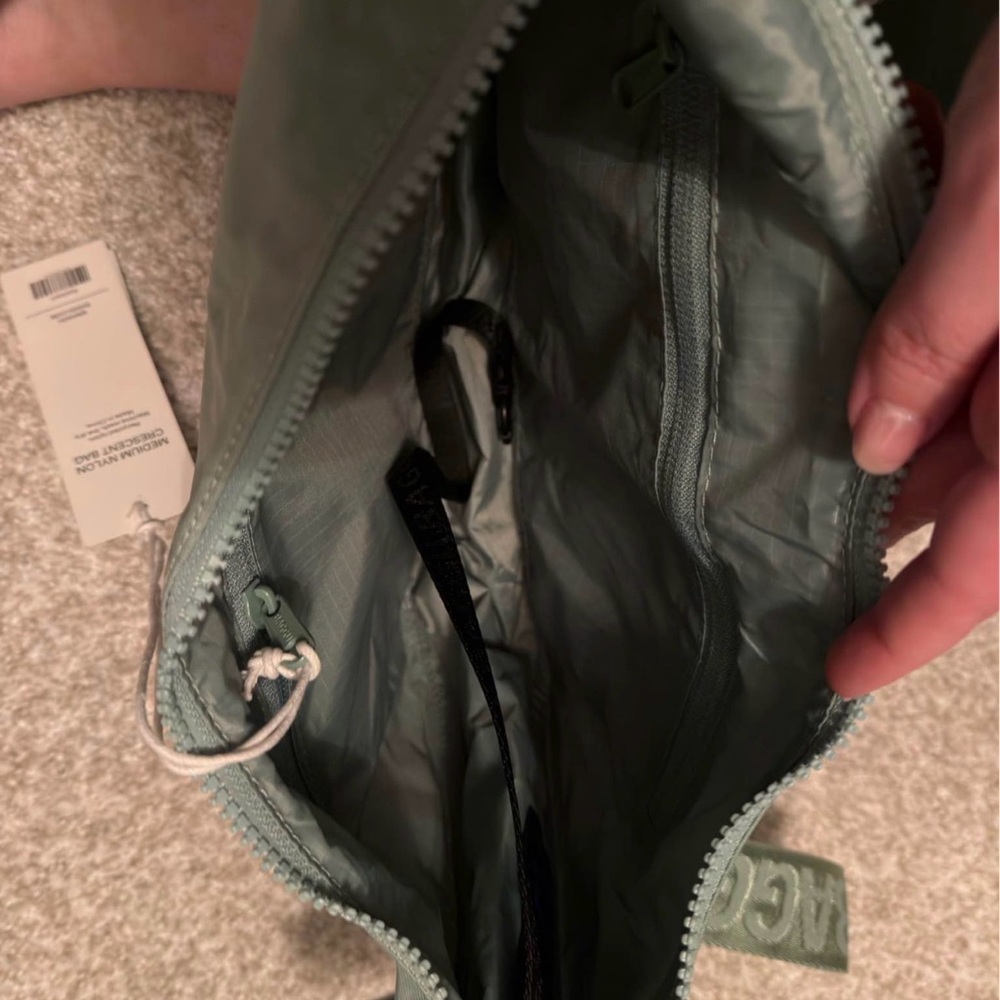 BAGGU Green Crossbody Bag - Picture 3 of 3